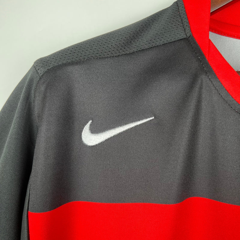 Camiseta Flamengo Retrô 2002 Vermelha e Preta