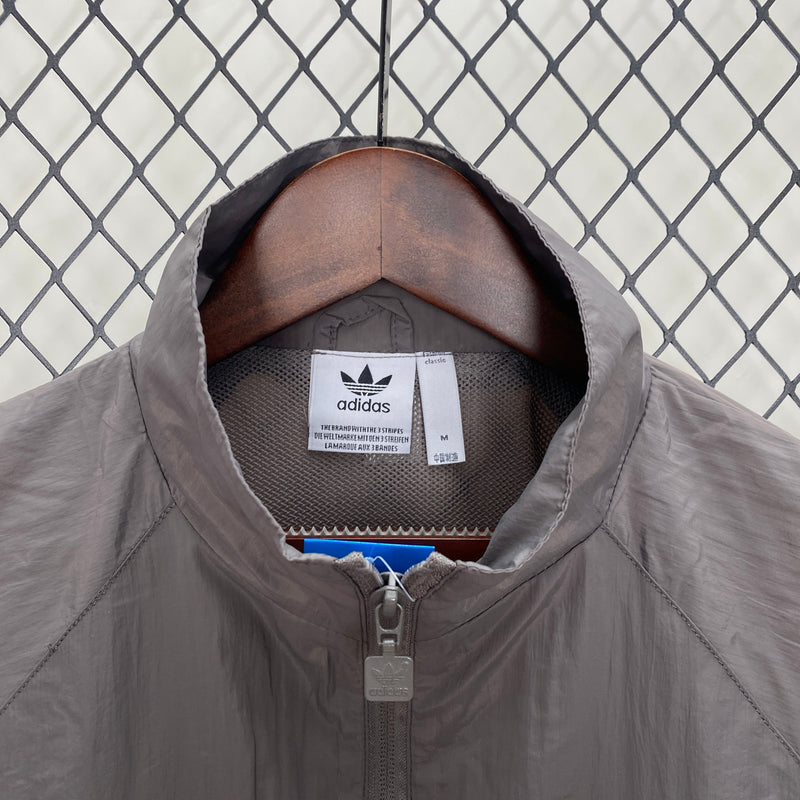 Windbreaker Real Madrid 24/25 - Cinza