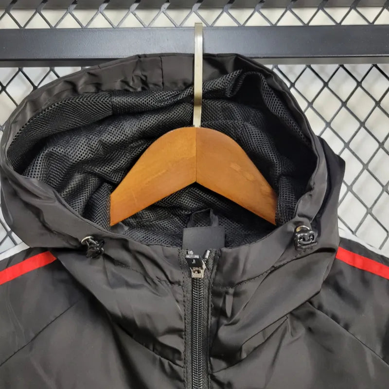 Windbreaker Real Madrid 24/25 - Preto e Vermelho